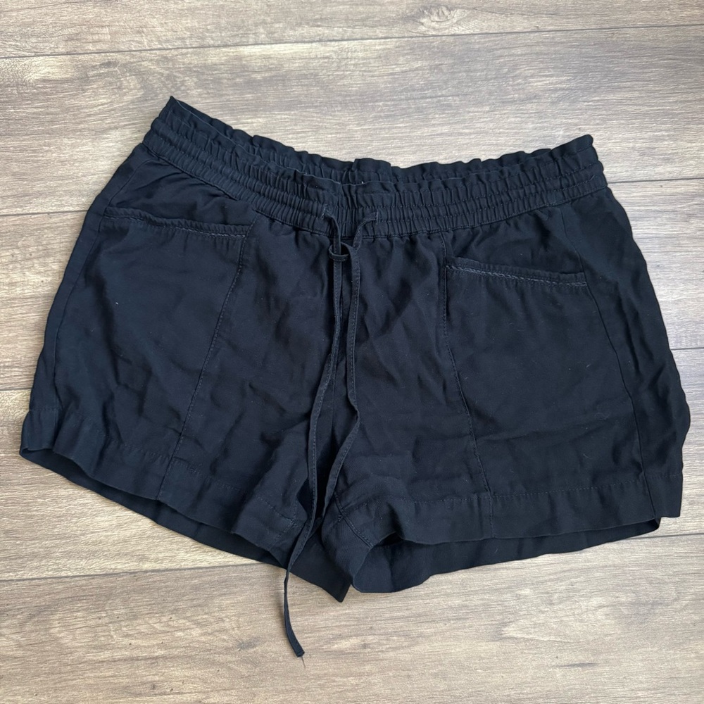 LOFT Black Elastic Waist Drawstring Shorts Size Medium M Pull On Pockets